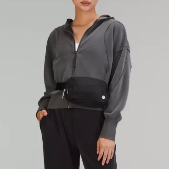 New in Package! Lululemon Everywhere Belt Bag Black EBB Fanny Pack NWT - Picture 6 of 8